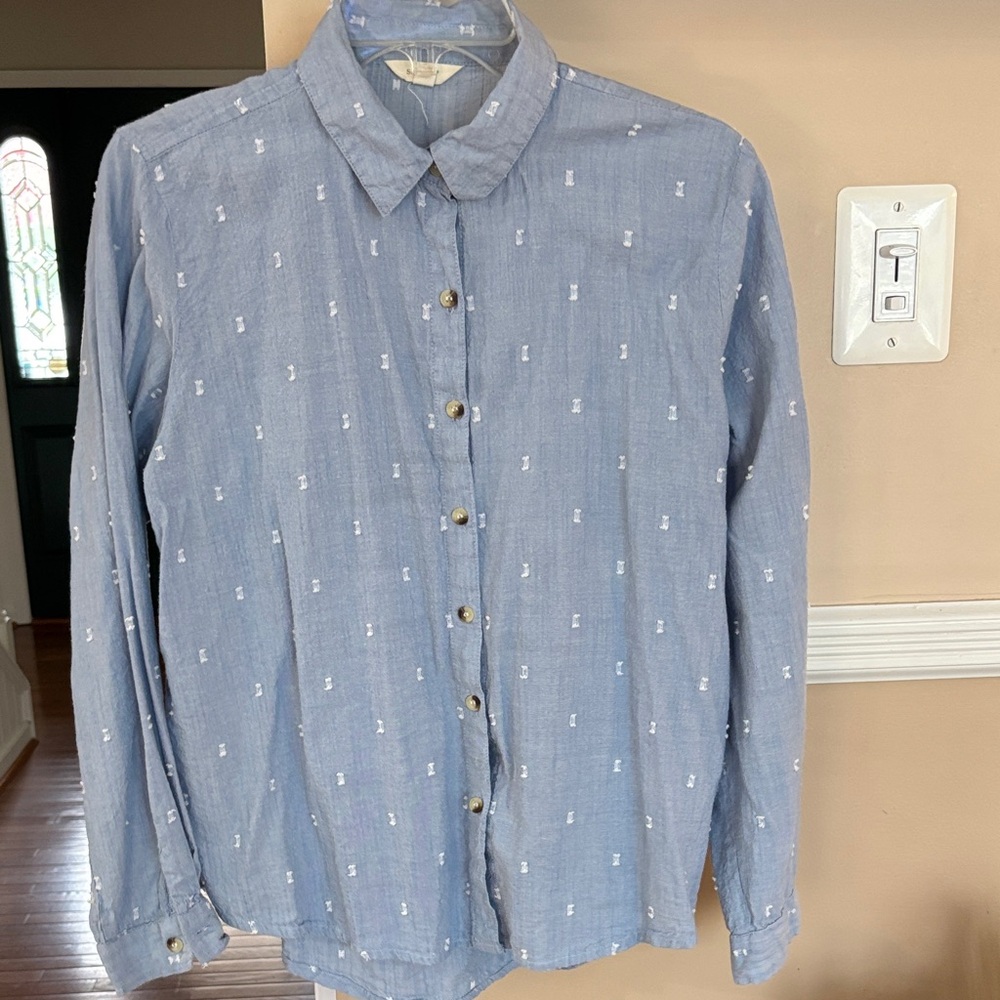 Women’s light weight long sleeve shirt